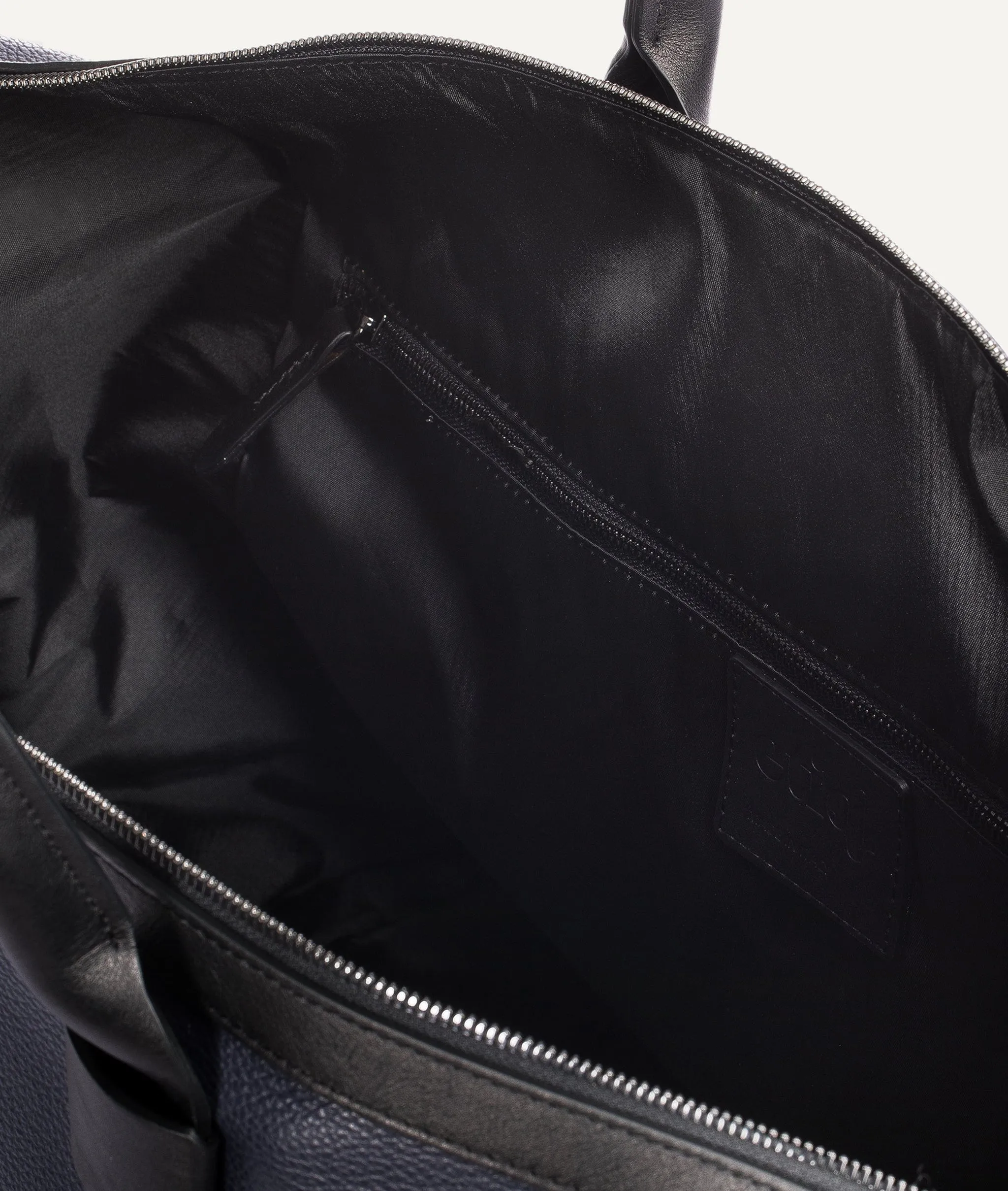 48h Weekender in Calf Leather