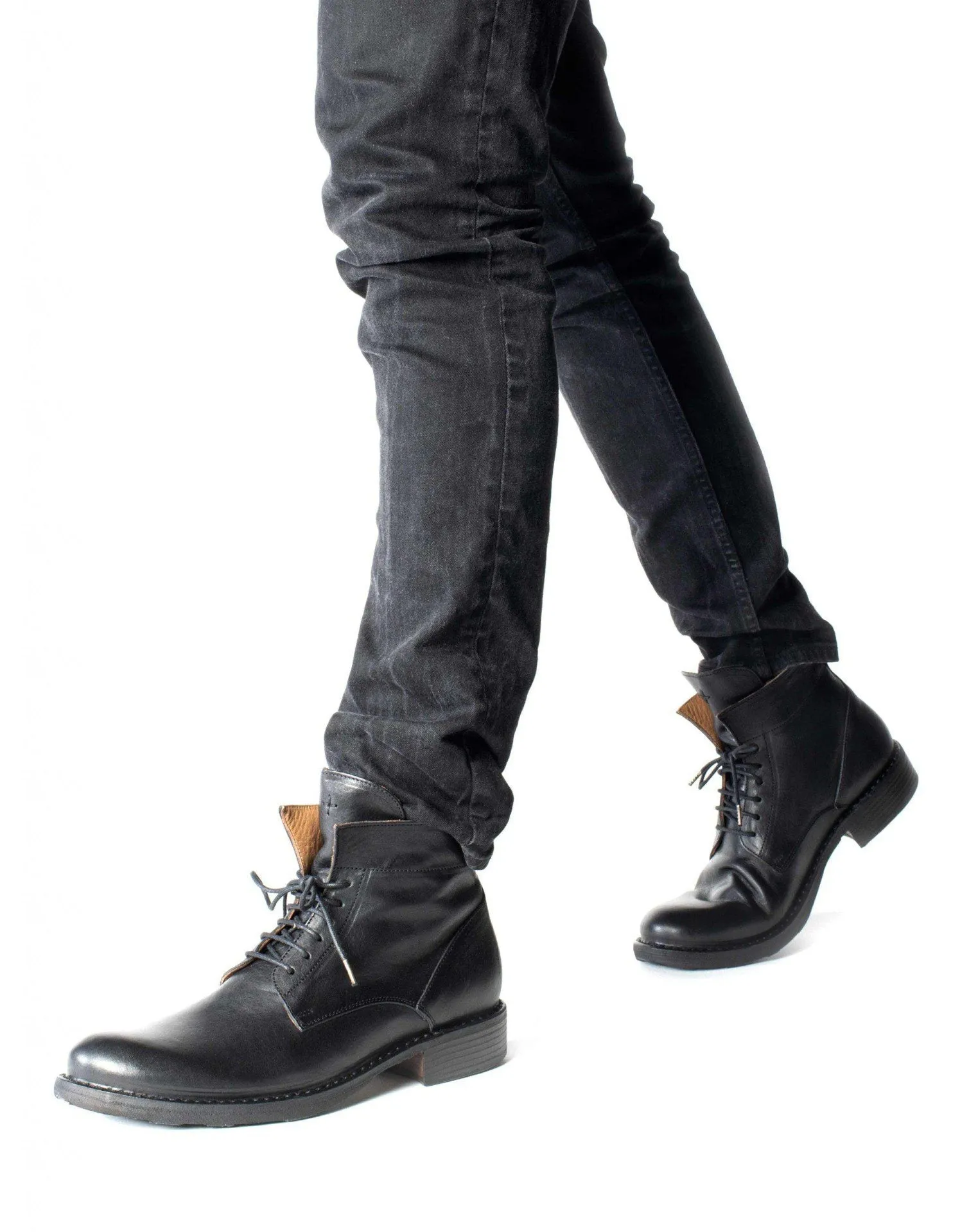 745 Black Leather Lace-up Boots