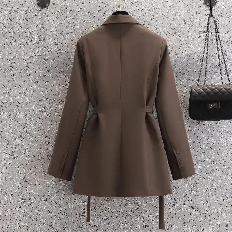 Adelaide – Timeless Women’s Blazer with Elegant Flair