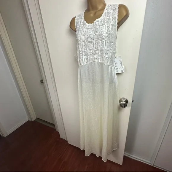 Adonna Cream/Off White Vintage Lacey Nylon Satin Back Cutout Night Gown NWT XL