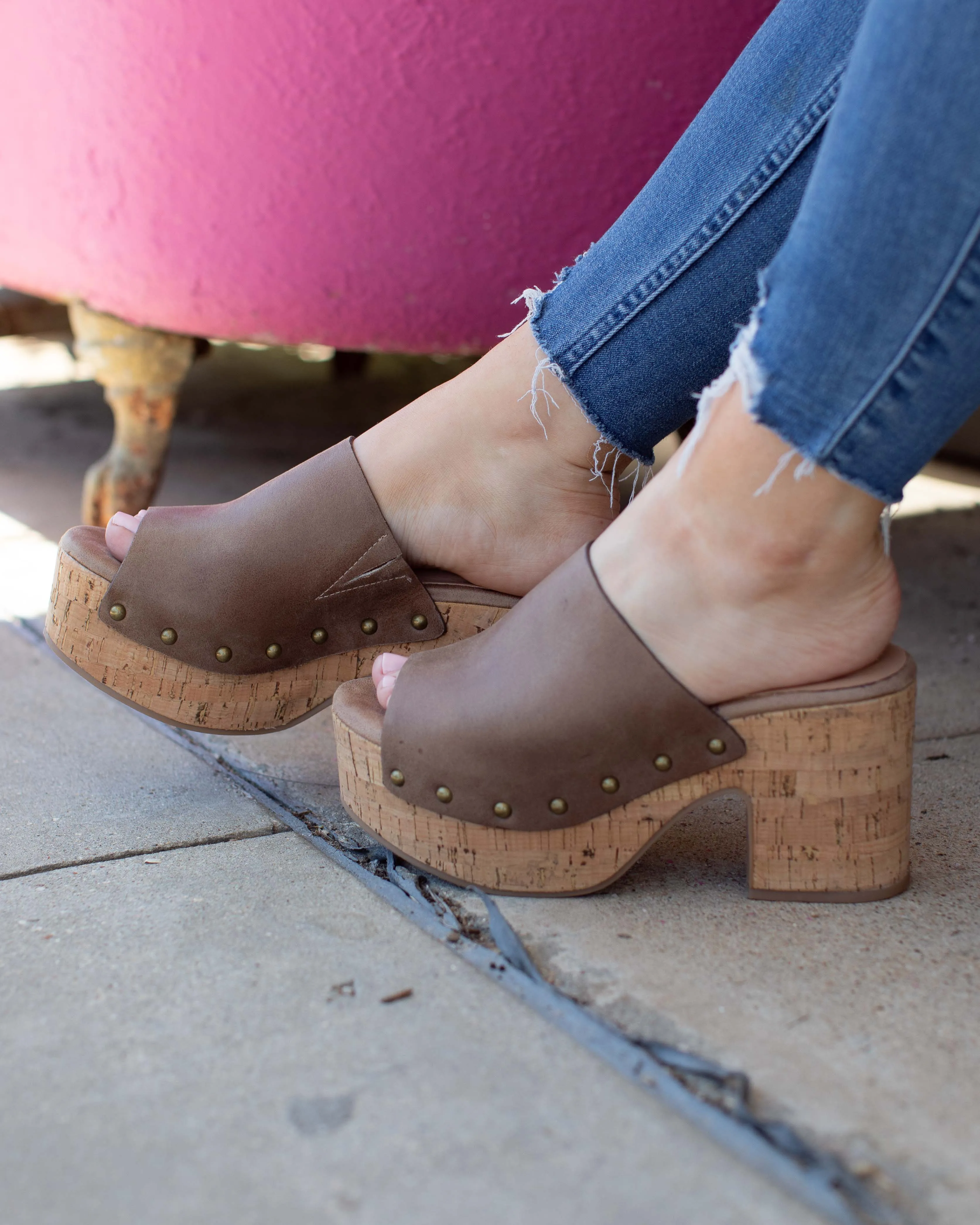 BADA BING WEDGE BY CORKYS - BROWN DISTRESSED