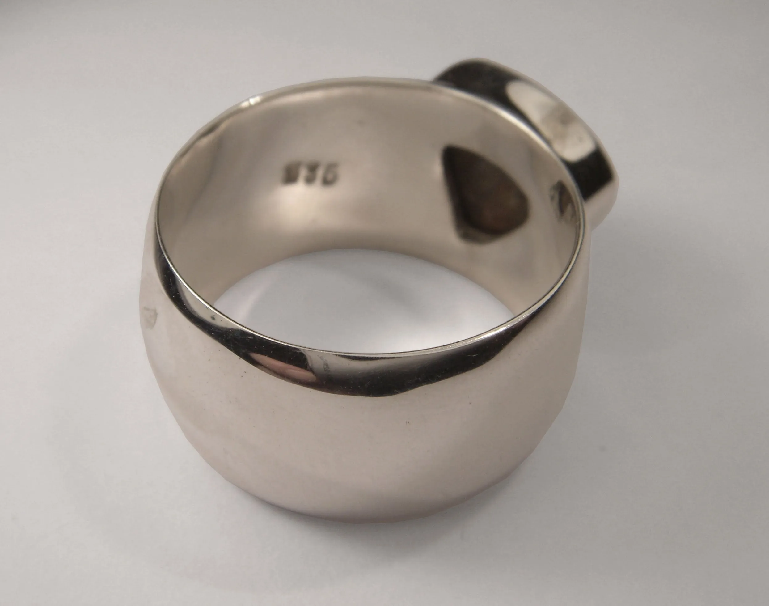 Beautiful Sterling 925 Silver Opal Ring Band
