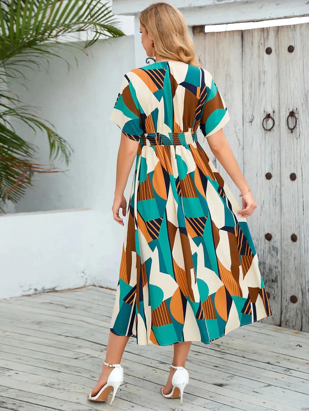 BerryBetty - Geometric Printed Split Short-Sleeved Dress