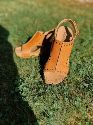 Carley | Cognac Studs