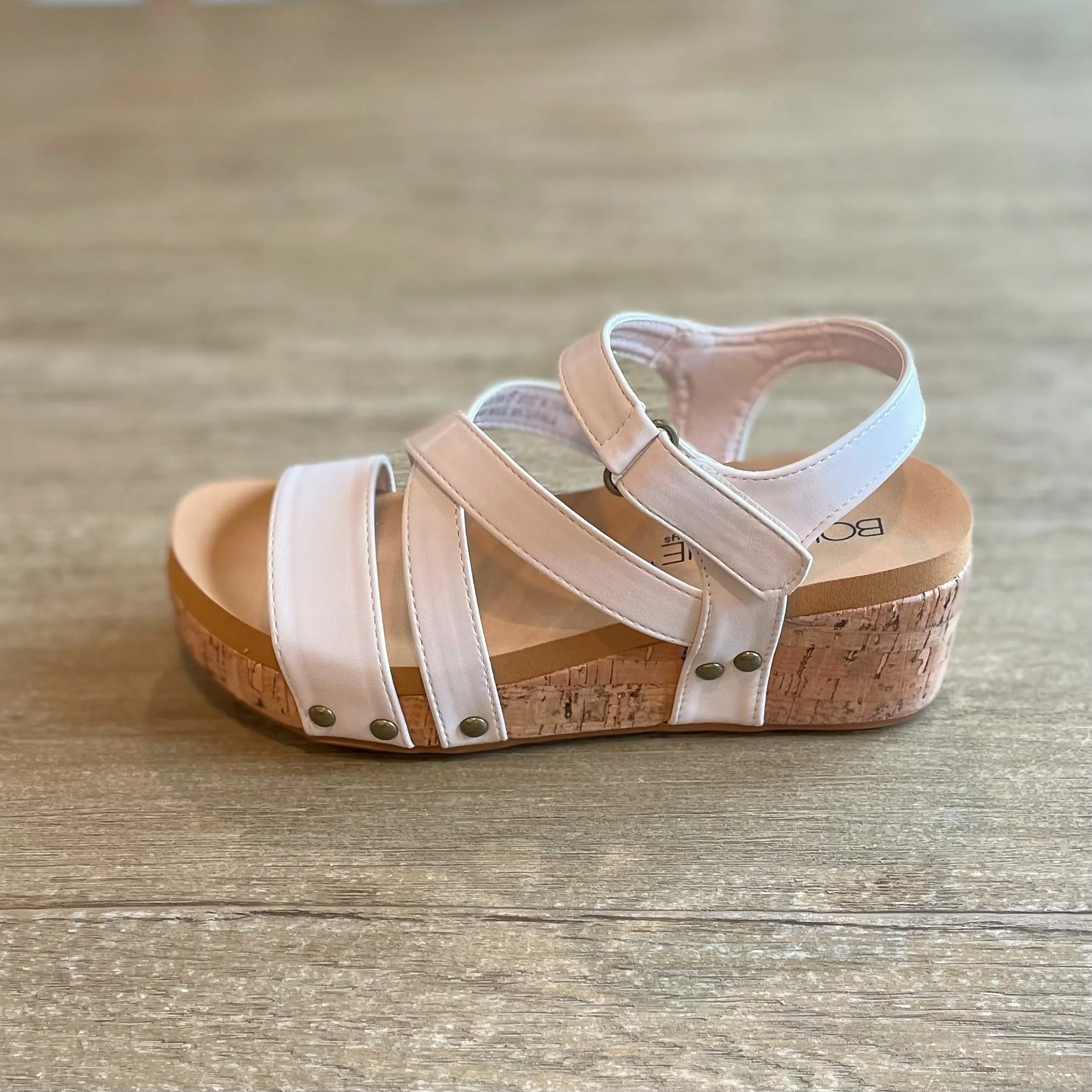 Corky's Sun Down Wedge in Ivory