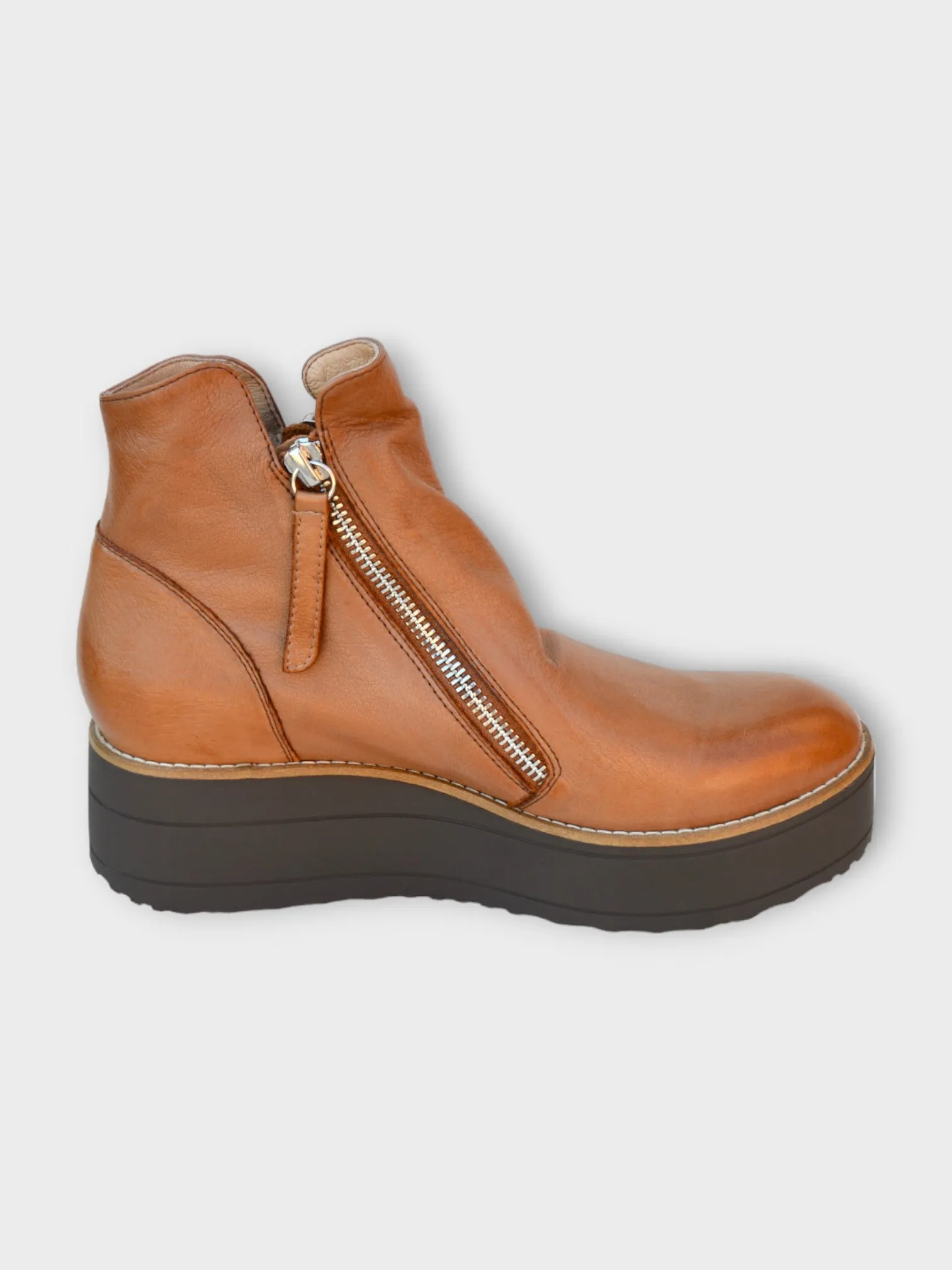 Django & Juliette Nene Size 42 only