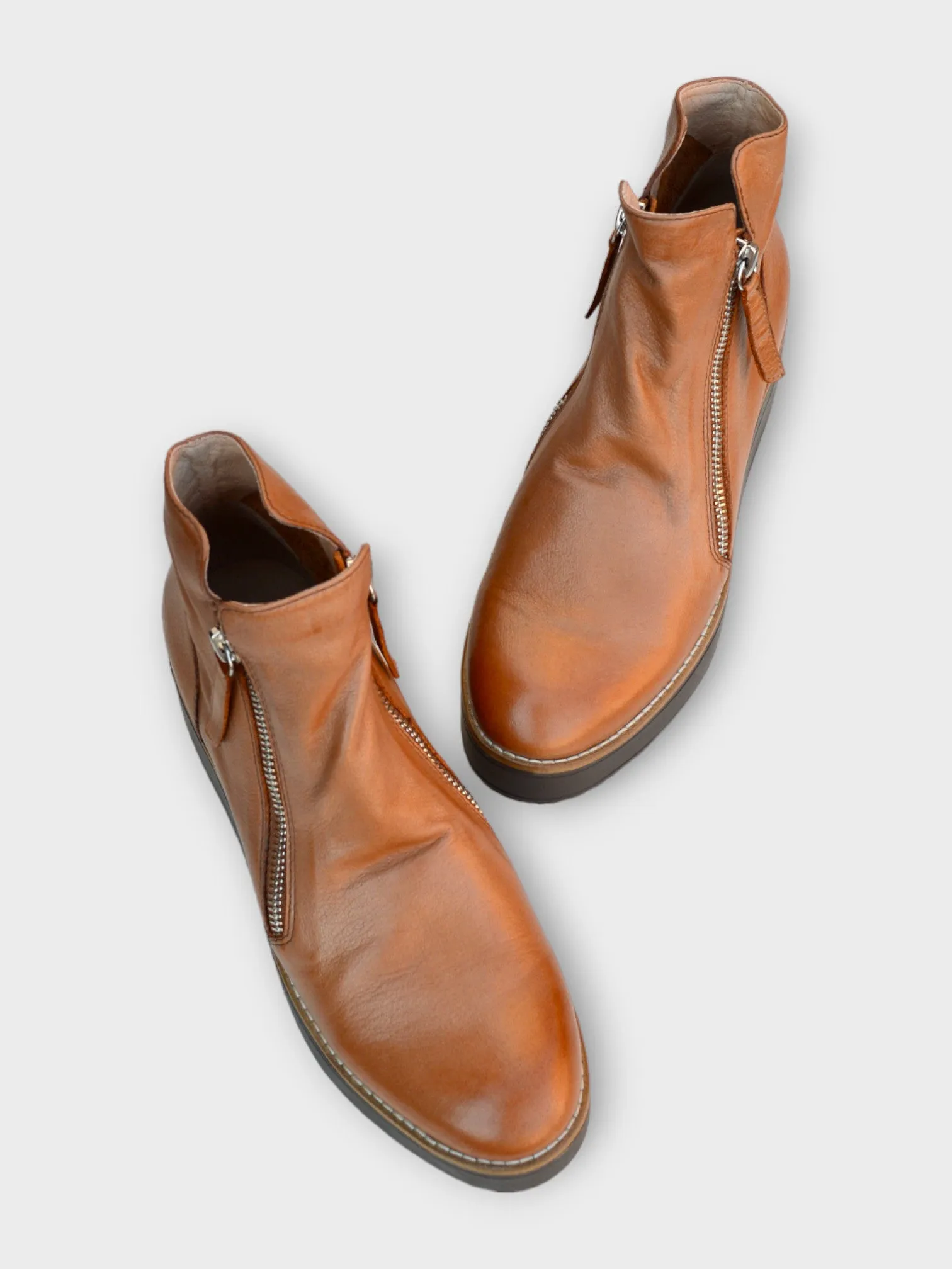 Django & Juliette Nene Size 42 only
