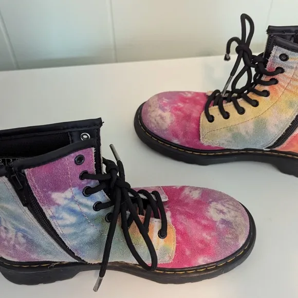 Dr. Marten's Docs Rainbow Tie Dye Boots 1460 Kids US size 3