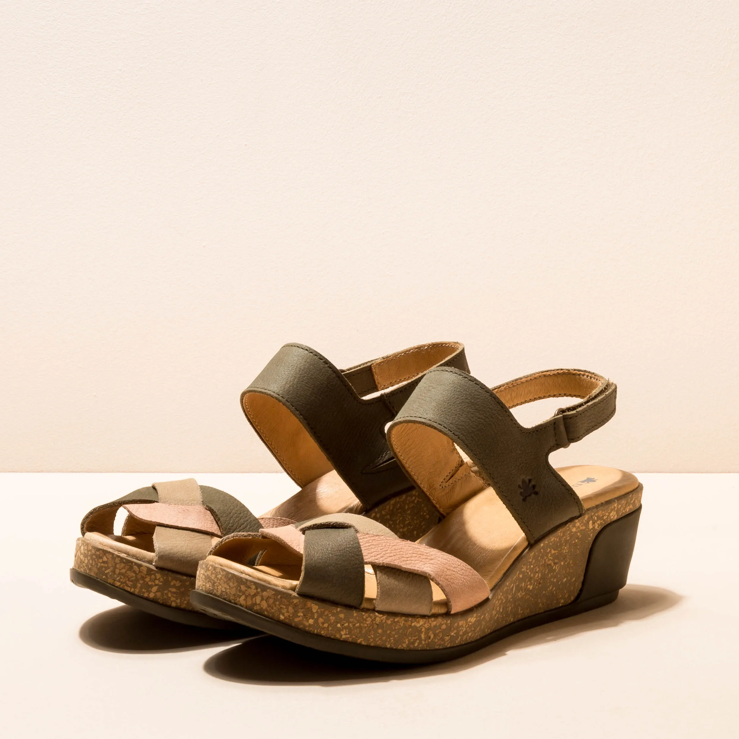 El Naturalista Women's Leaves 5008 Wedge Sandal