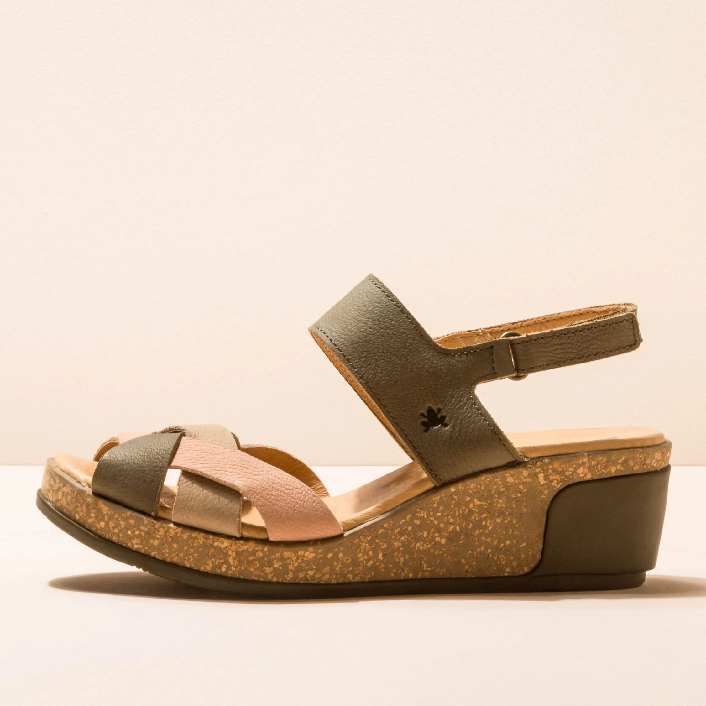El Naturalista Women's Leaves 5008 Wedge Sandal