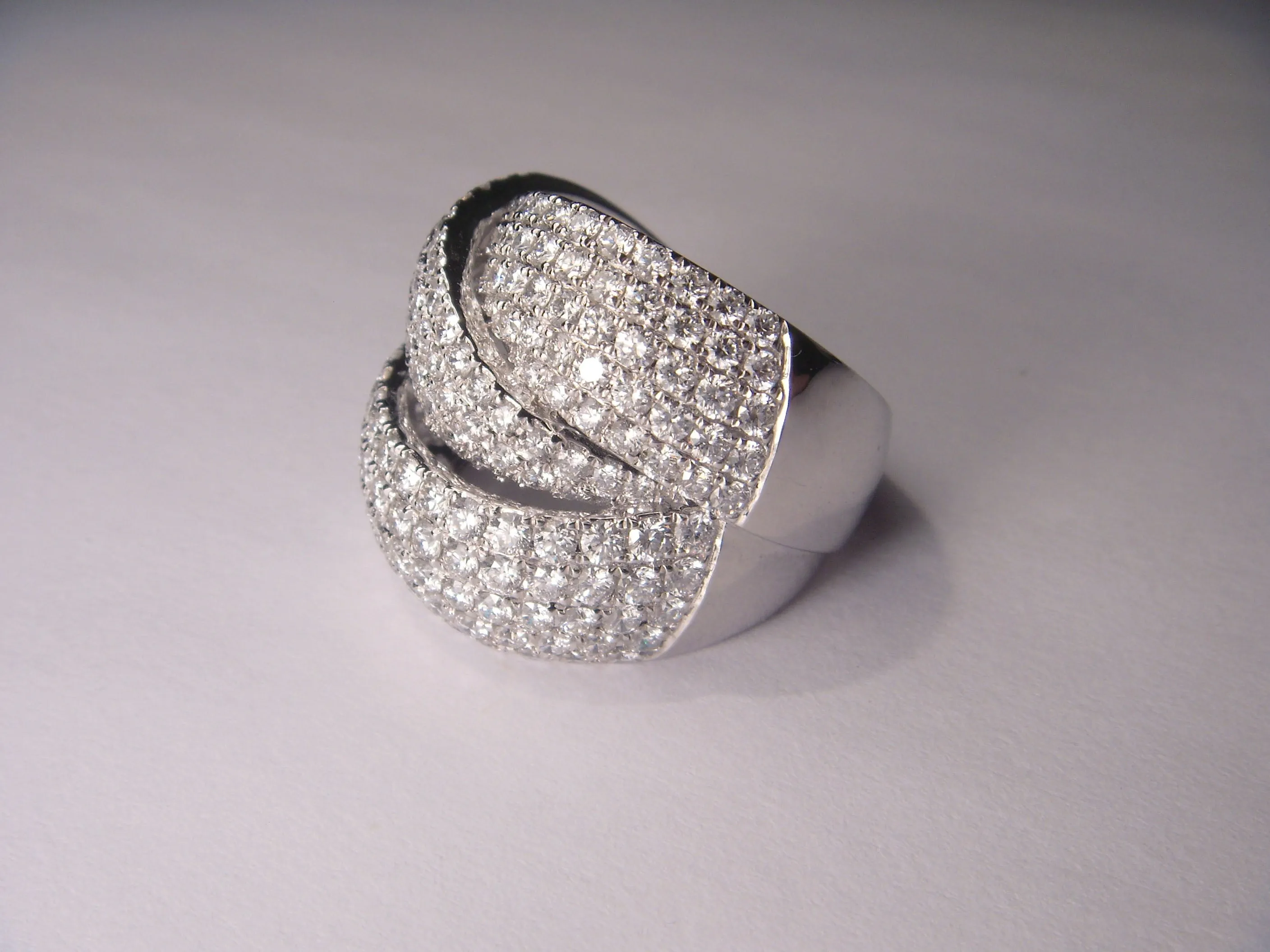 Exceptional 18K White Gold Diamond Designer Ring Band