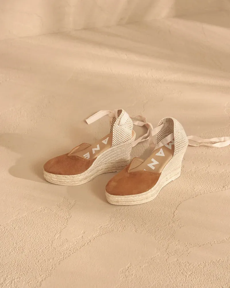 HEART-SHAPED WEDGES