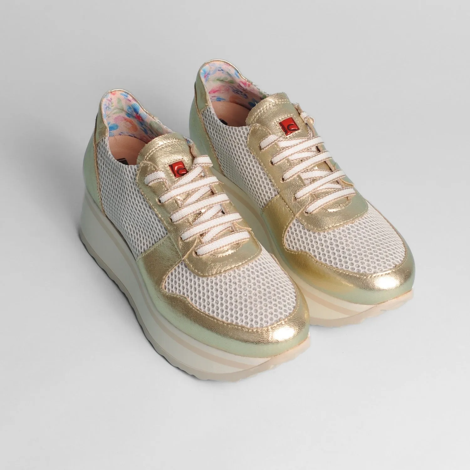 Jose Saenz - 3536 Gold Wedge Trainer