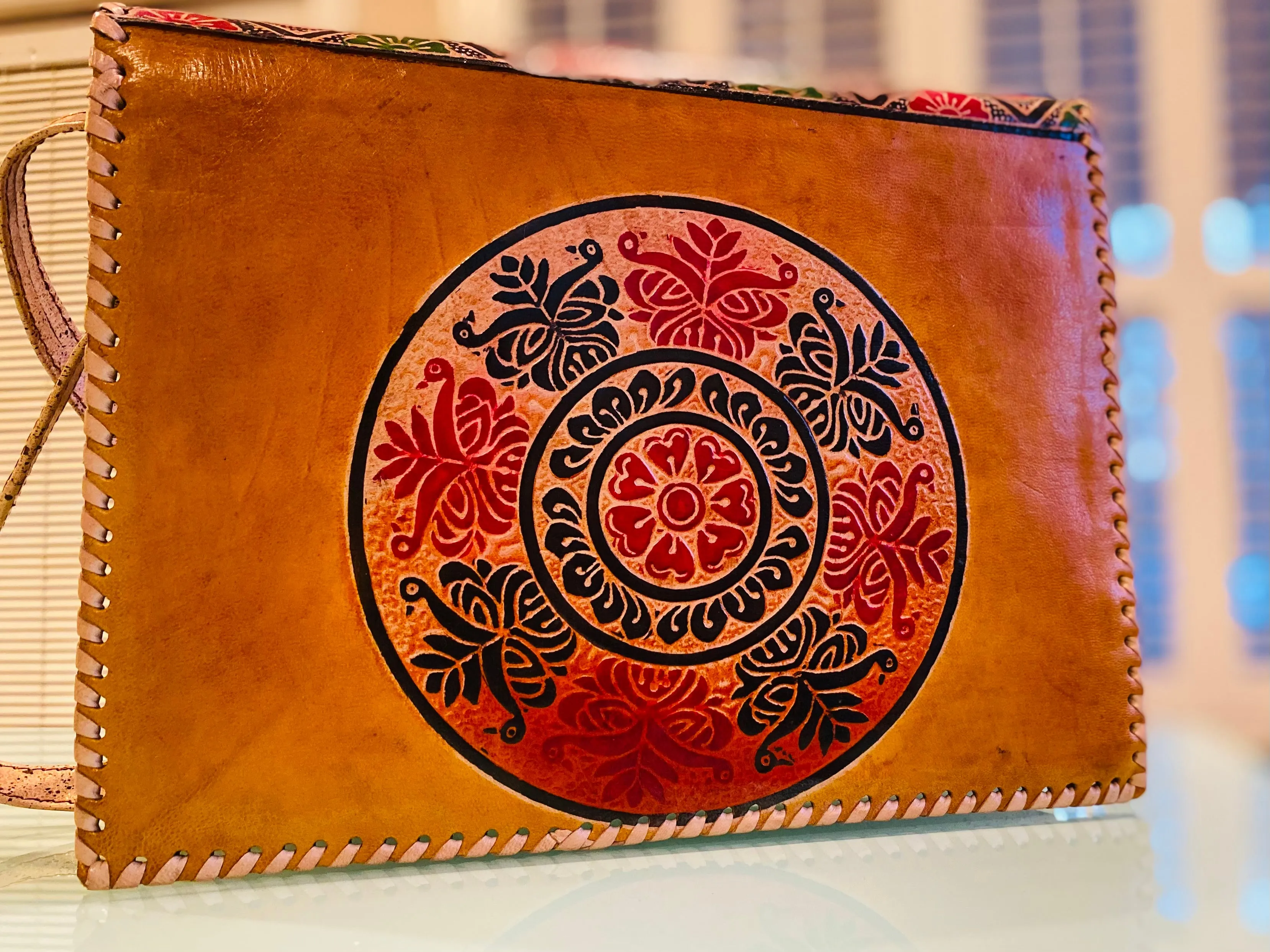 LEATHER PURSE tan with black circle