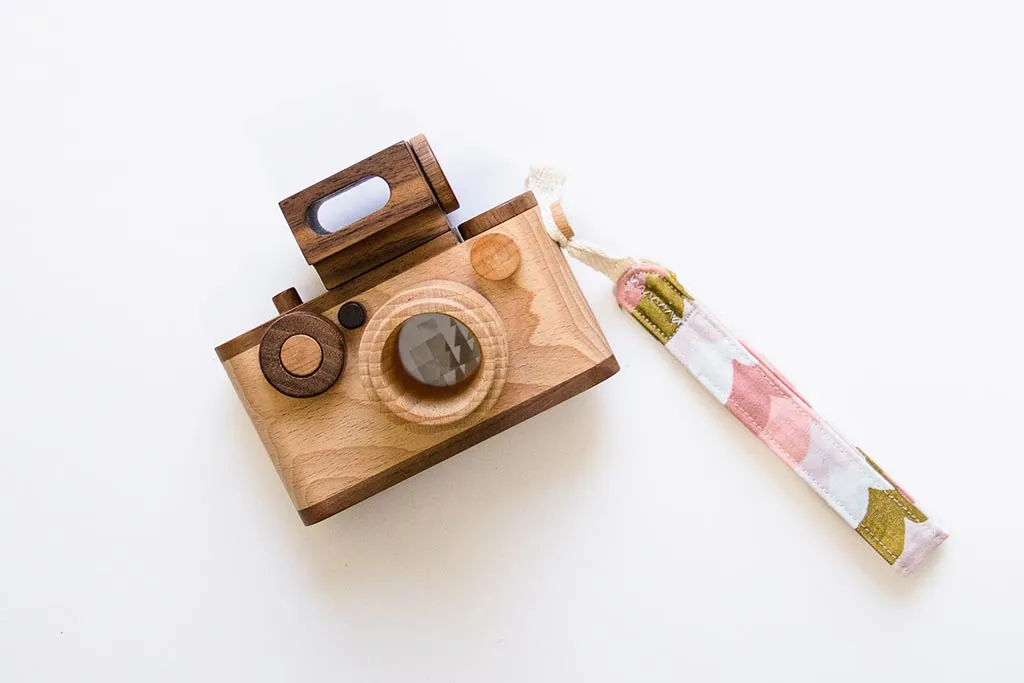 Limited Edition 35MM Wooden Toy Camera Handheld Strap