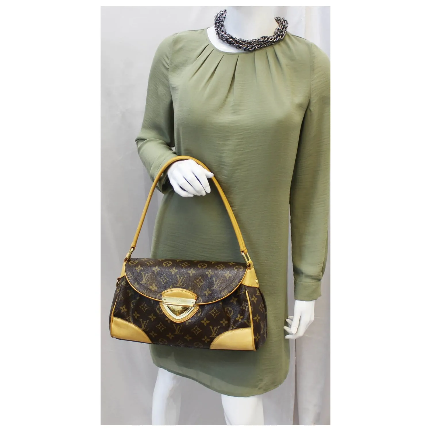 LOUIS VUITTON Beverly MM Monogram Canvas Shoulder Bag