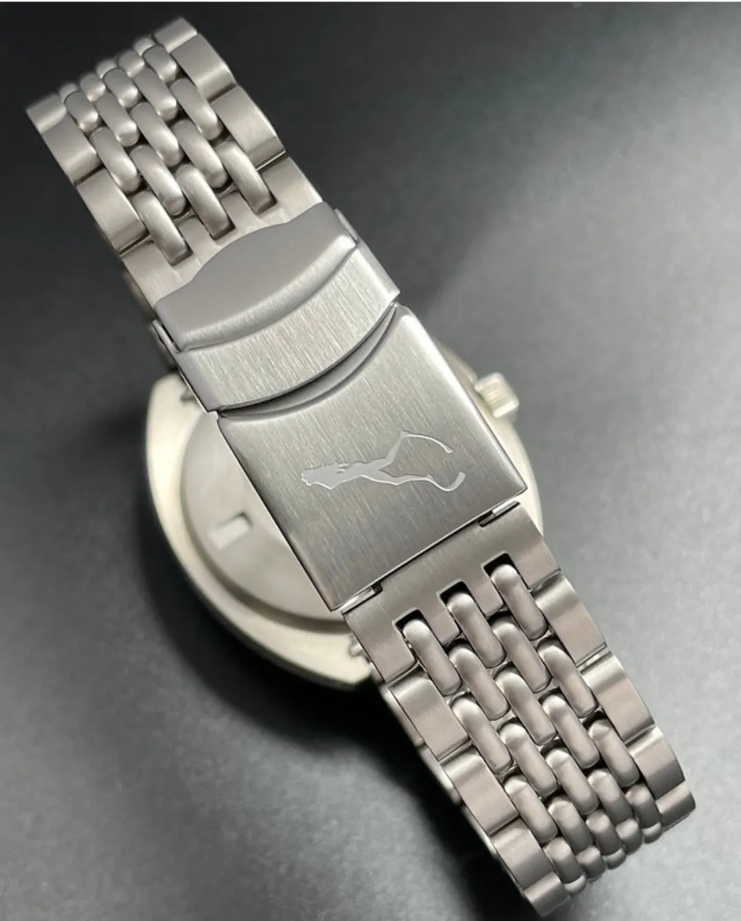 Maranez Samui Titanium Grey White Hand