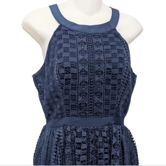 ModCloth Women’s Harmonious Ceremony Navy Blue Lace Hi-Low Midi Dress Size M