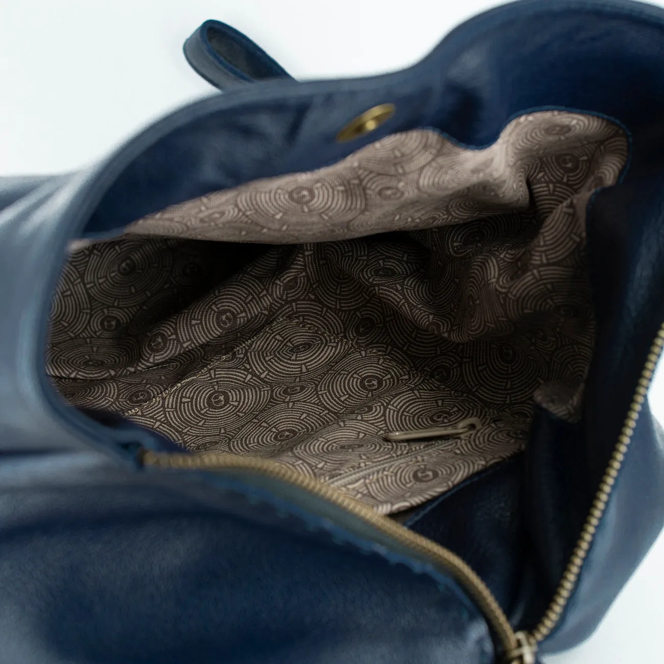 Ncumisa : Leather Backpack in Marine Cayak
