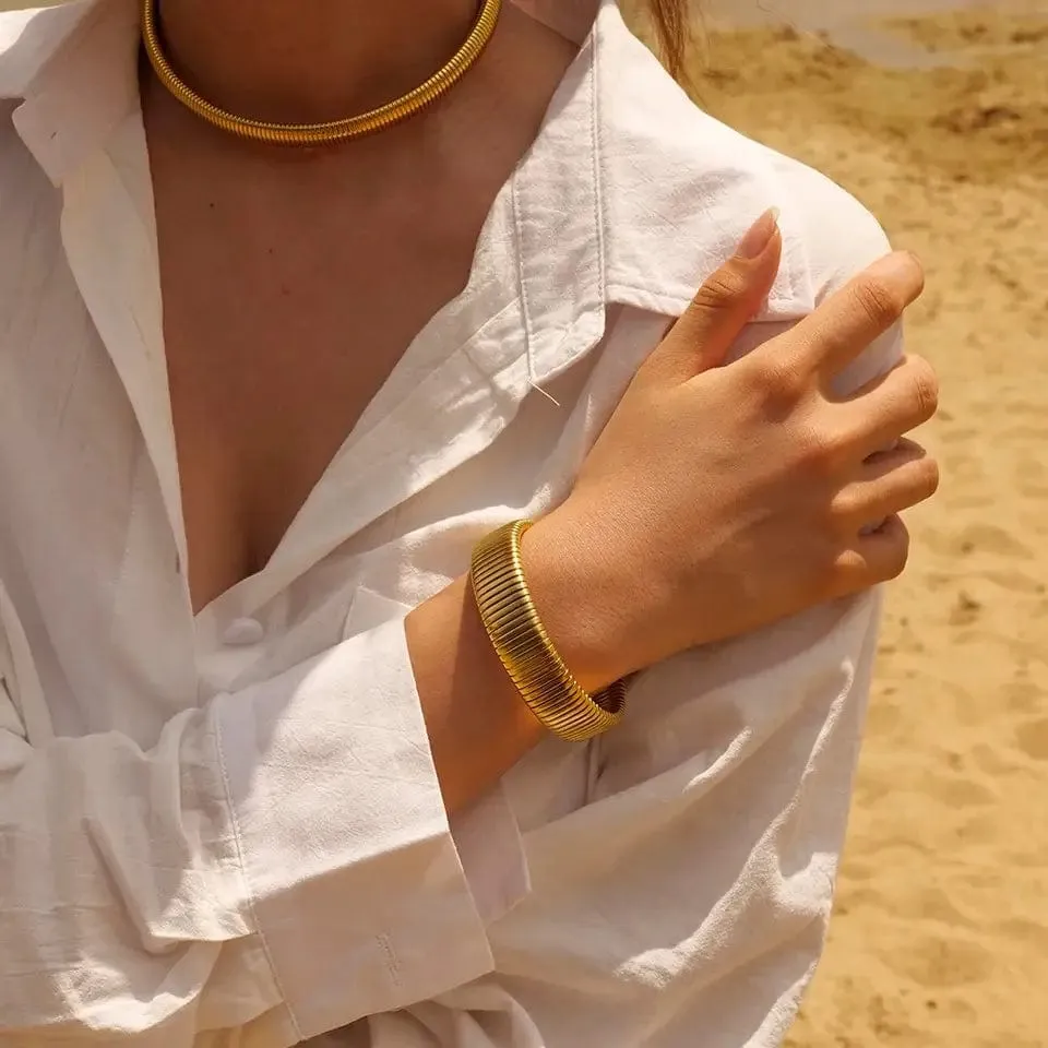 Nicholls Bold Snake Chain Bracelet In Gold