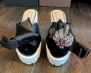 No. 21 embellished Satin Mules