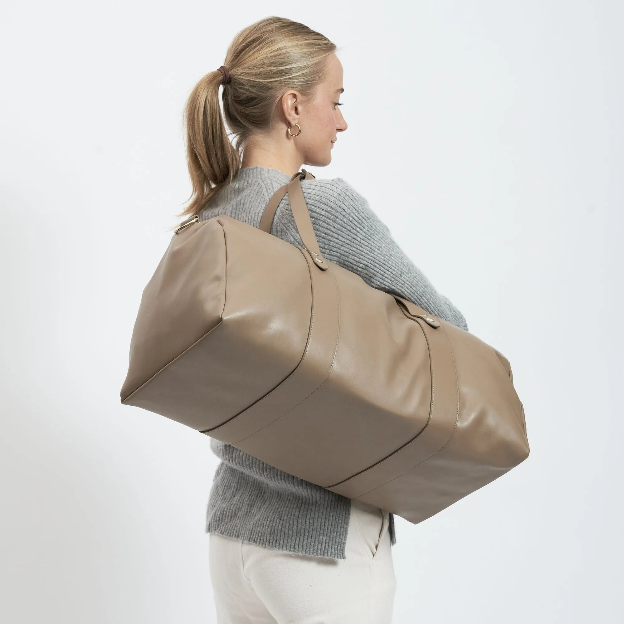 Oleatex Vegan Olive Leather Classic Weekender | Mocha Brown