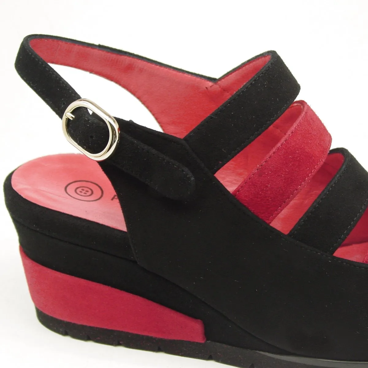 P 2325 Black Apple