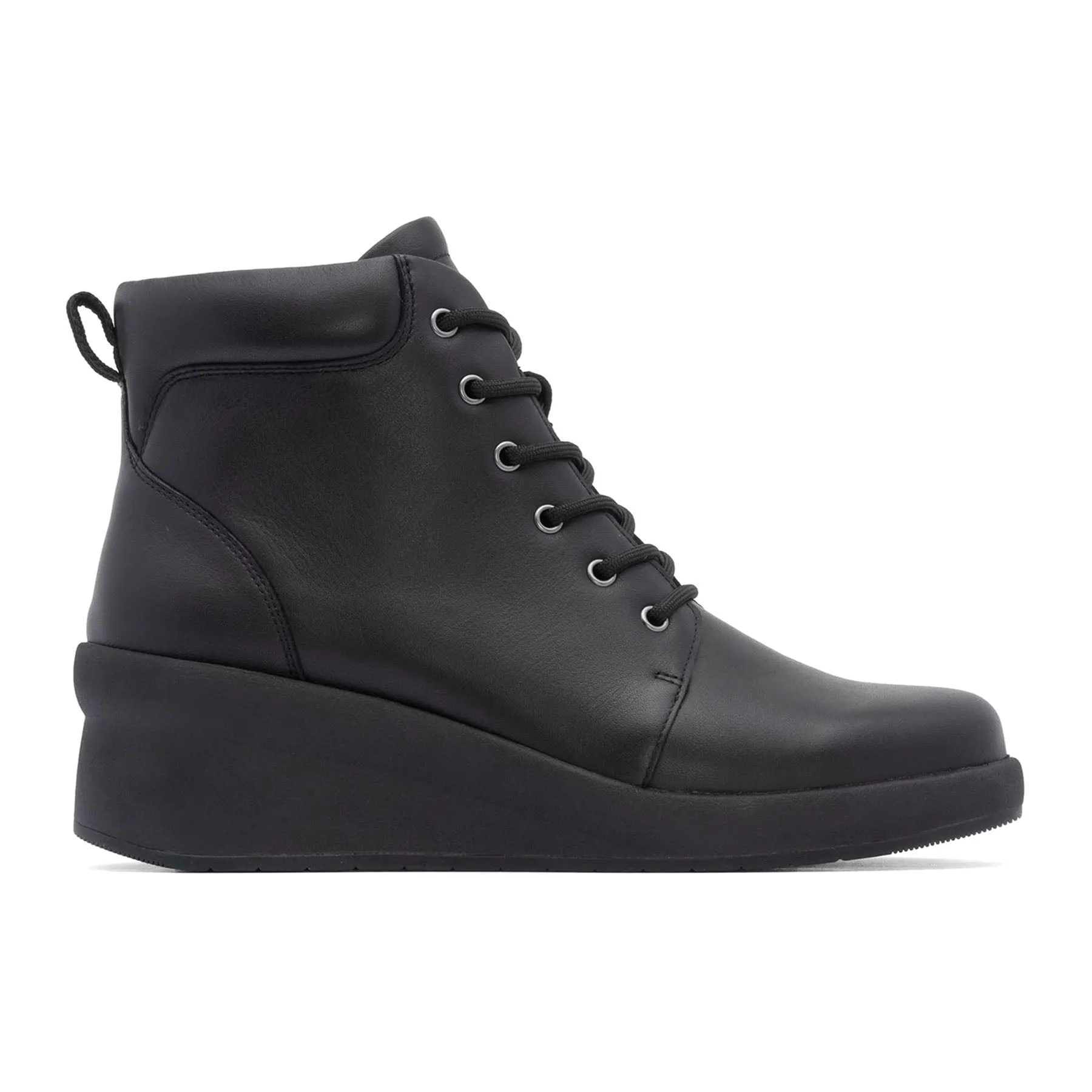 Passage Lace Up