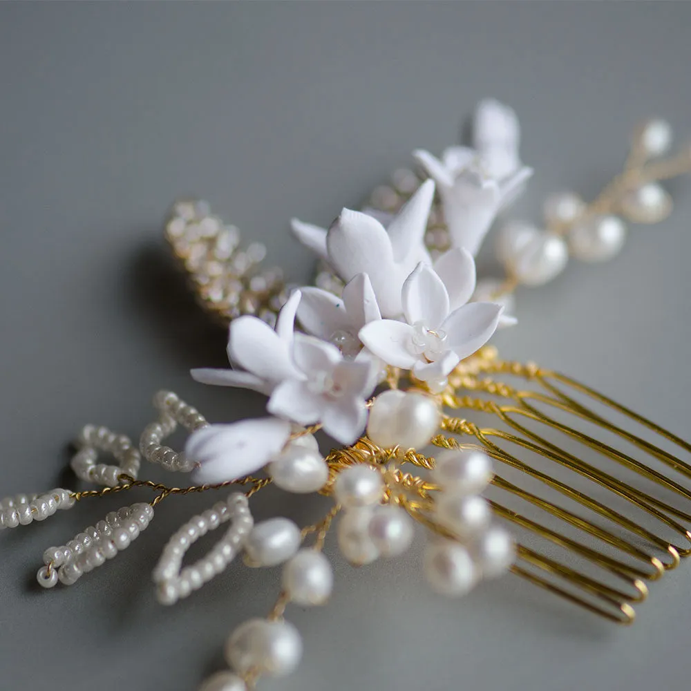 Porcelian White Lilac Handmade Bridal Hair Comb in Gold, Bridal Headpiece, Wedding Accessories