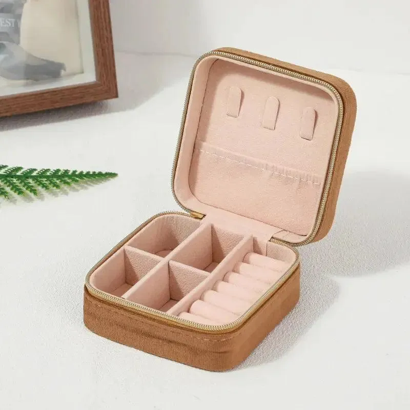 Portable Jewelry Case - Elegant and Functional Jewelry Storage