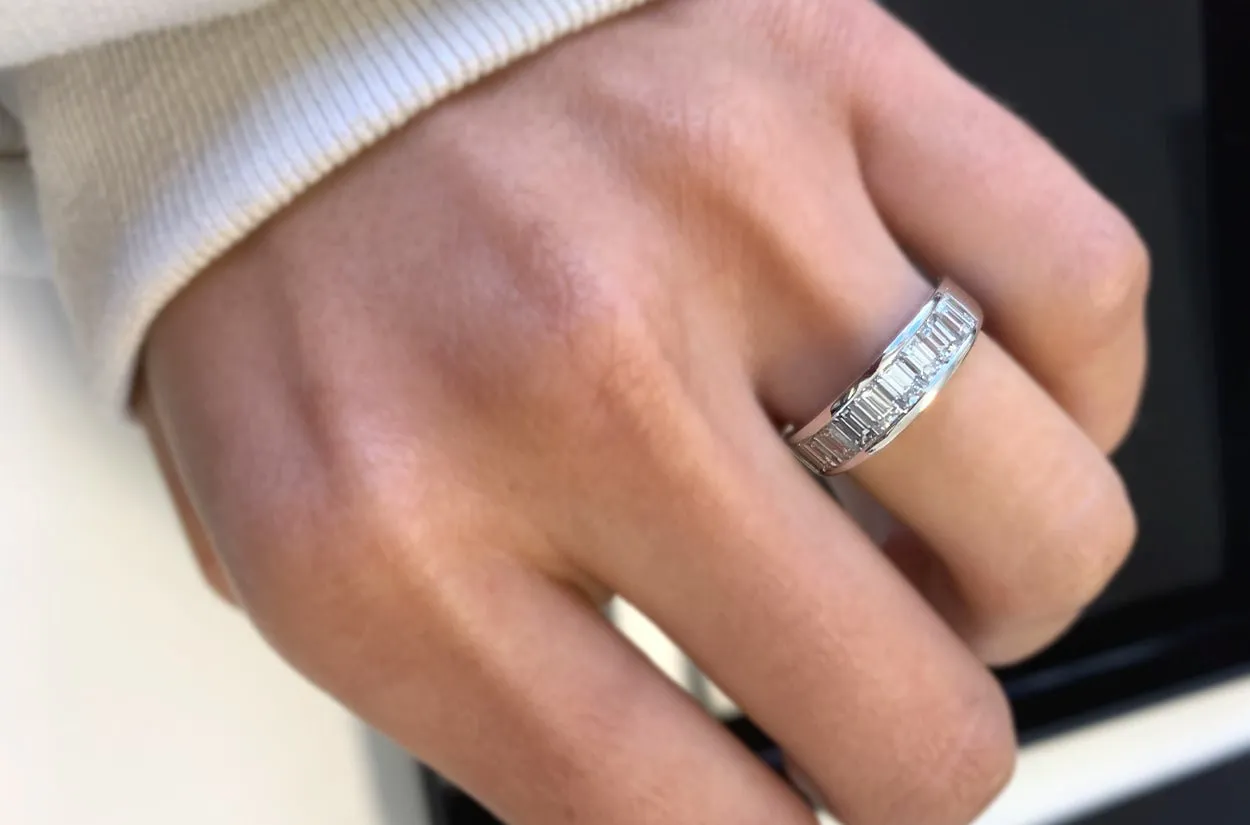 Ring Platinum Half Band Channel Setting Baguette Diamonds 1,64 cts