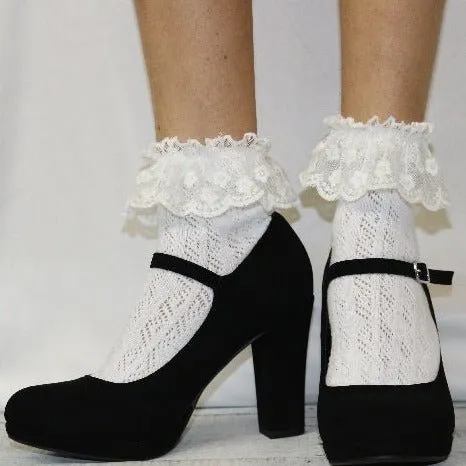 RUFFLES crochet lace ankle socks - white