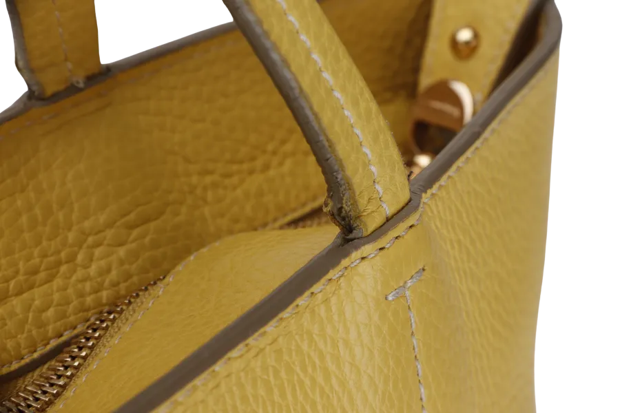 SALVATORE FERRAGAMO GANCINI (GU-21-D764) MEDIUM YELLOW GOLD HARDWARE, NO DUST COVER