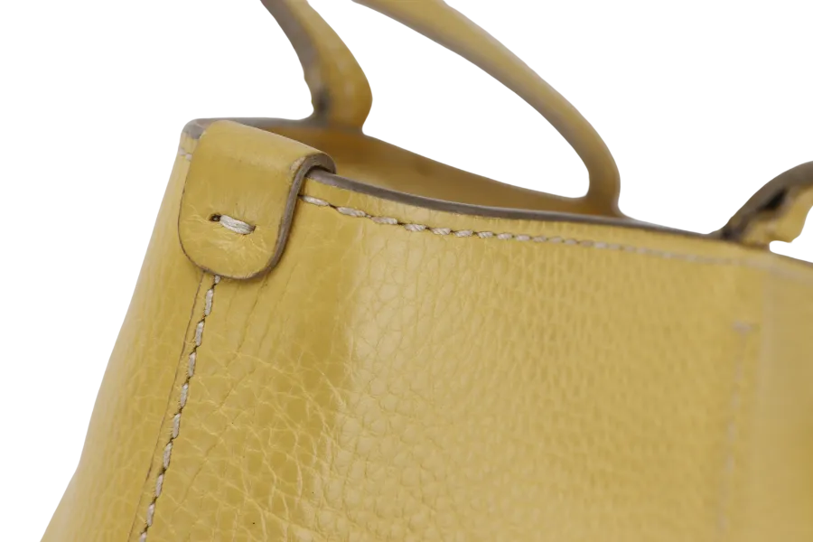 SALVATORE FERRAGAMO GANCINI (GU-21-D764) MEDIUM YELLOW GOLD HARDWARE, NO DUST COVER
