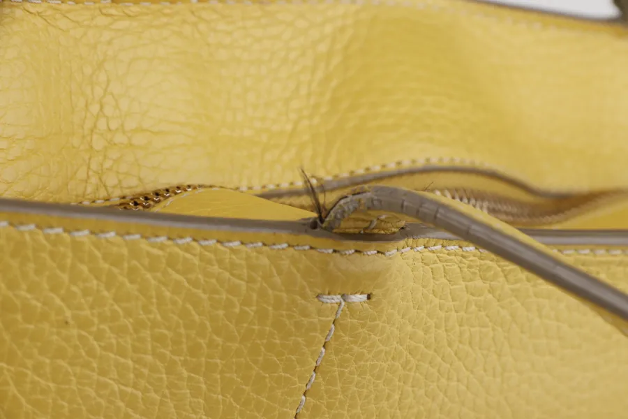 SALVATORE FERRAGAMO GANCINI (GU-21-D764) MEDIUM YELLOW GOLD HARDWARE, NO DUST COVER