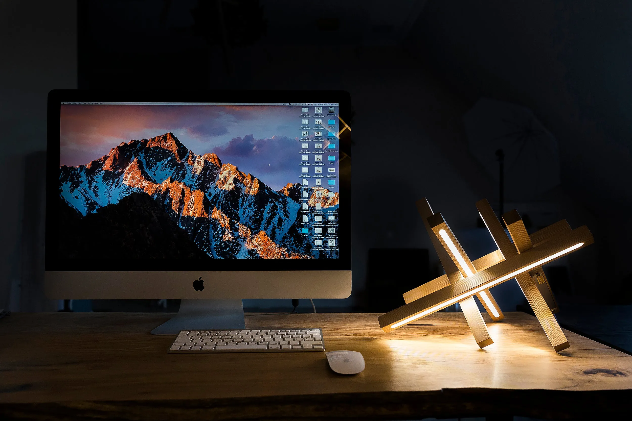 STELLAR TABLE LAMP
