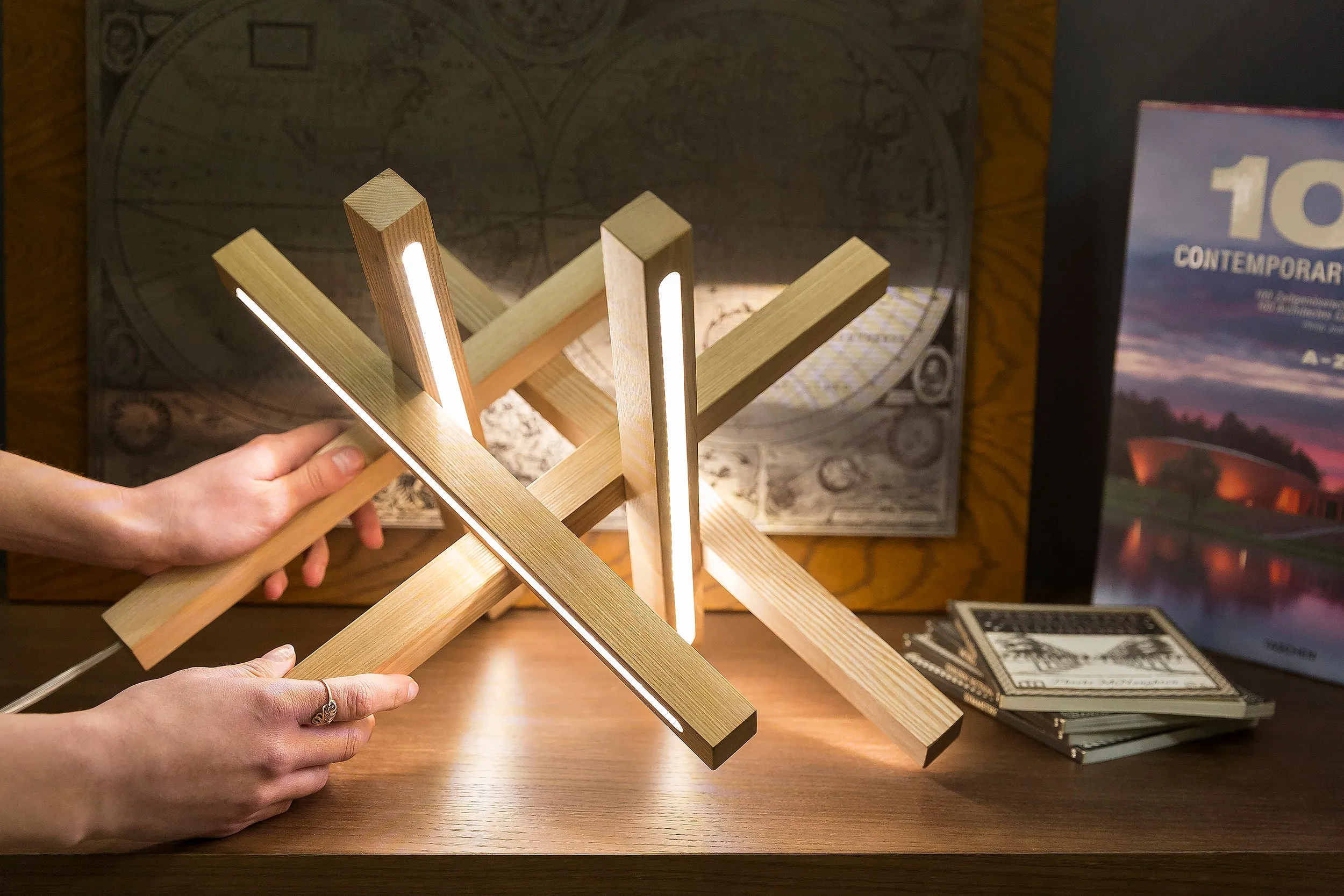 STELLAR TABLE LAMP