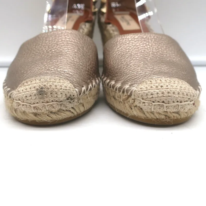 Valentino Rockstud Espadrille Wedges Rose Gold Metallic Leather Size 35