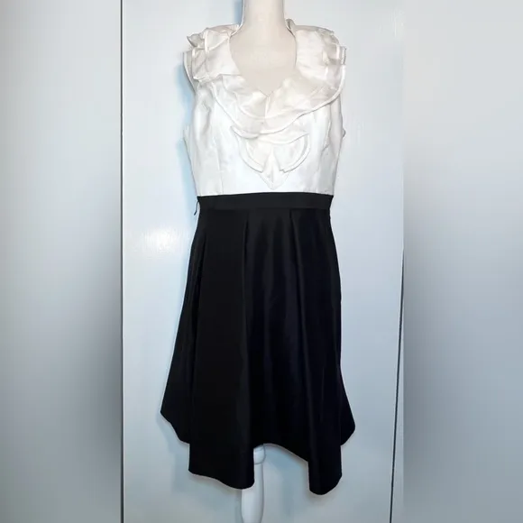 White House Black Market NWT Dress Women’s Size 14 White/Black Satin