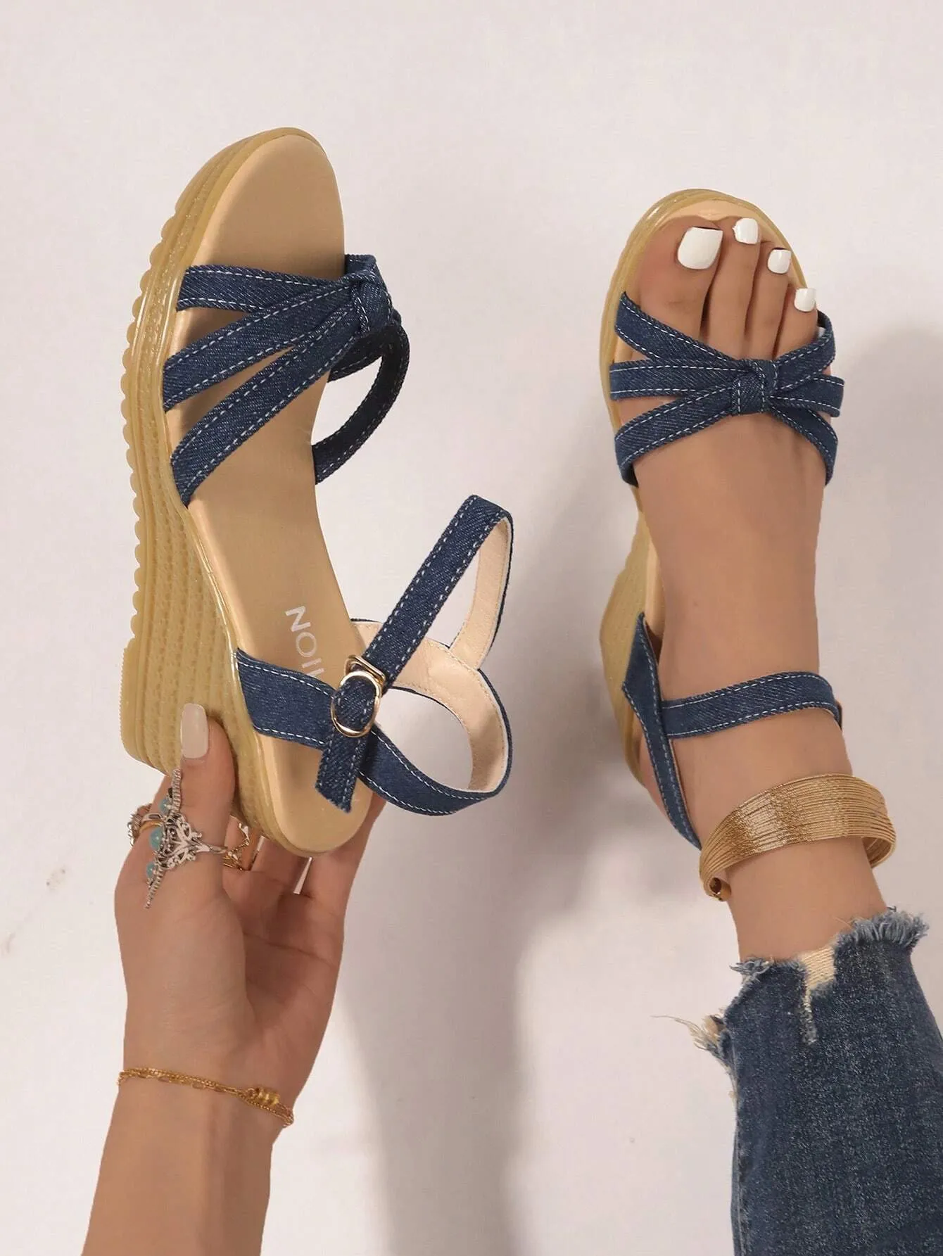 Women's Best Selling Fashionable Wedge Heel Thick Sole Sandals, Exquisite Embroidered Print Fabric, High Waterproof Platform, Back Strap, Wide Toe Box, Peep Toe, Summer Beach Shoes, High Heeled