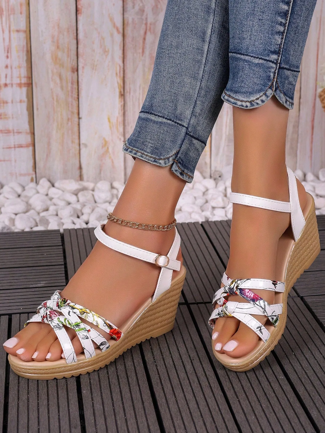 Women's Best Selling Fashionable Wedge Heel Thick Sole Sandals, Exquisite Embroidered Print Fabric, High Waterproof Platform, Back Strap, Wide Toe Box, Peep Toe, Summer Beach Shoes, High Heeled